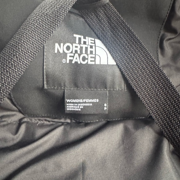 The North Face Women's Black Ski Jacket - Picture 6 of 6